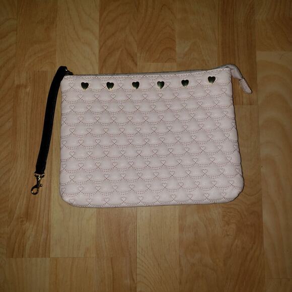 Betsey Johnson Quilted Pink Heart Clutch Wristlet - Picture 2 of 5